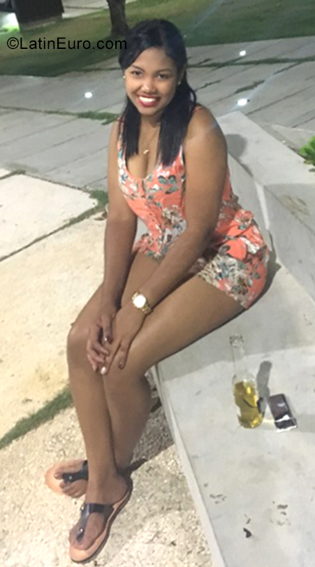 Date this funny Dominican Republic girl Lucy from Santo Domingo DO31236