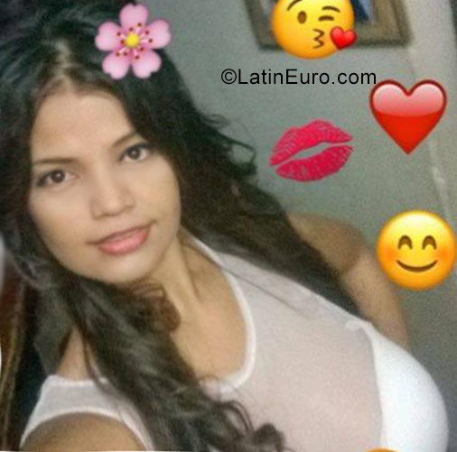 Date this exotic Colombia girl Tatiana from Barranquilla CO25092