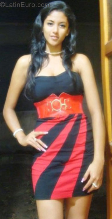 Date this happy Venezuela girl Maria from Barquisimeto VE1279