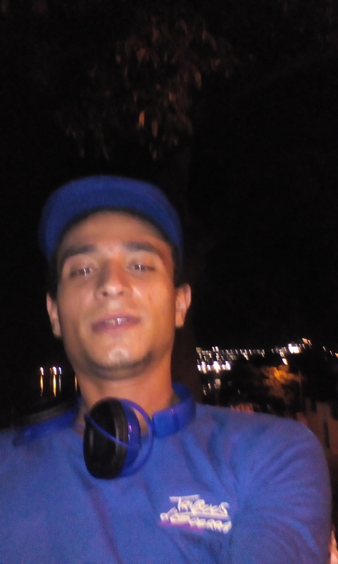 Date this voluptuous Cuba man Daniel from La Habana CU209