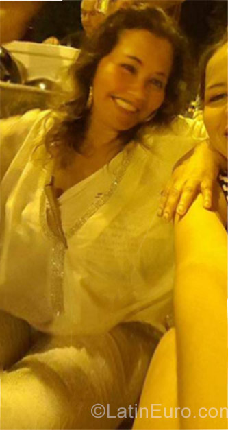 Date this nice looking Colombia girl Stelita from Armenia CO23188