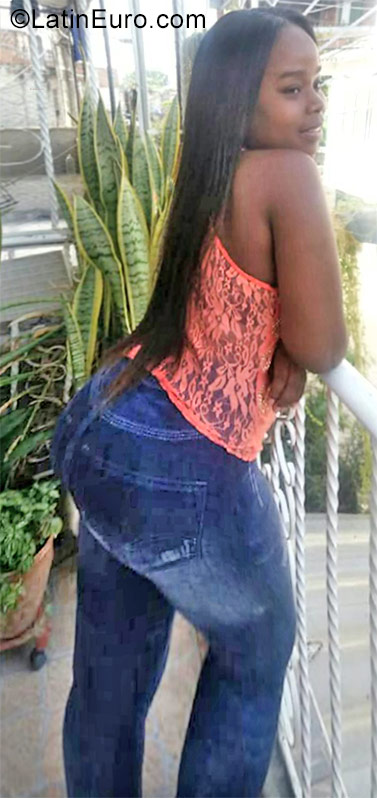 Date this pretty Colombia girl Katherine from Cali CO23195