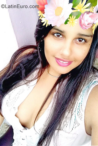 Date this sultry Dominican Republic girl Susan from Santo Domingo DO31354