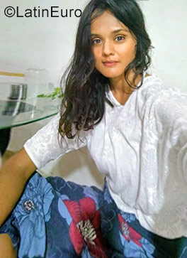 Date this voluptuous Colombia girl Keyla from Armenia CO23296