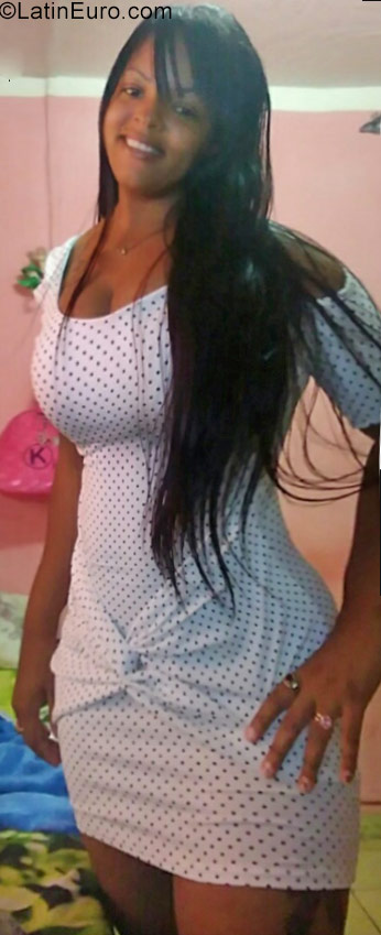 Date this hot Cuba girl Alliesh from Havana CU231