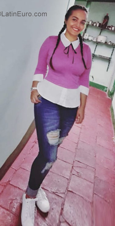Date this passionate Colombia girl Reina from Pamplona CO23299