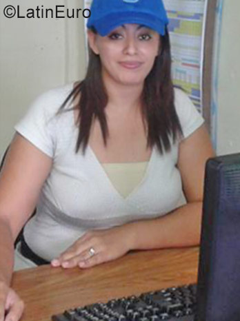 Date this pretty Costa Rica girl Claribel from Santa Ana CR349