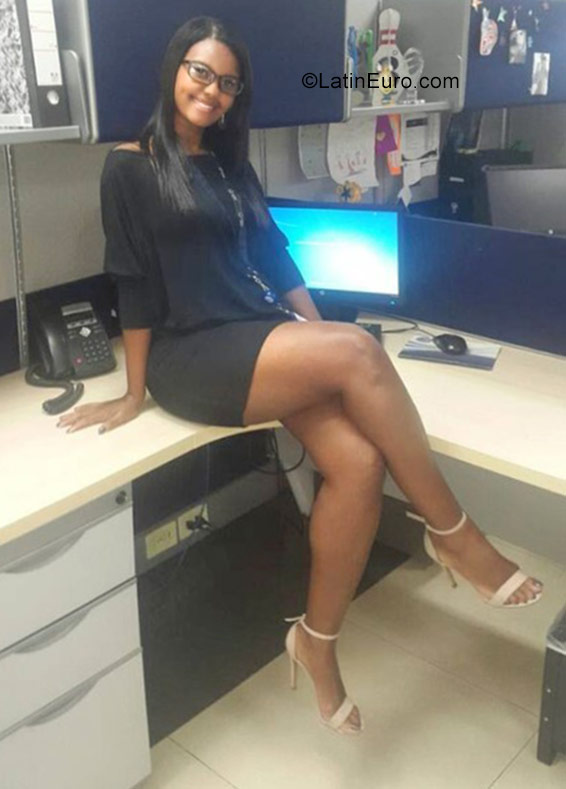 Date this foxy Colombia girl Sharira from Colombia CO29599