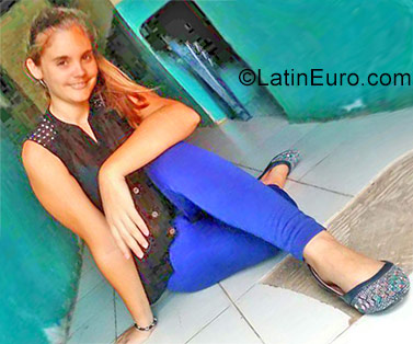 Date this tall Cuba girl Erika from Havana CU235