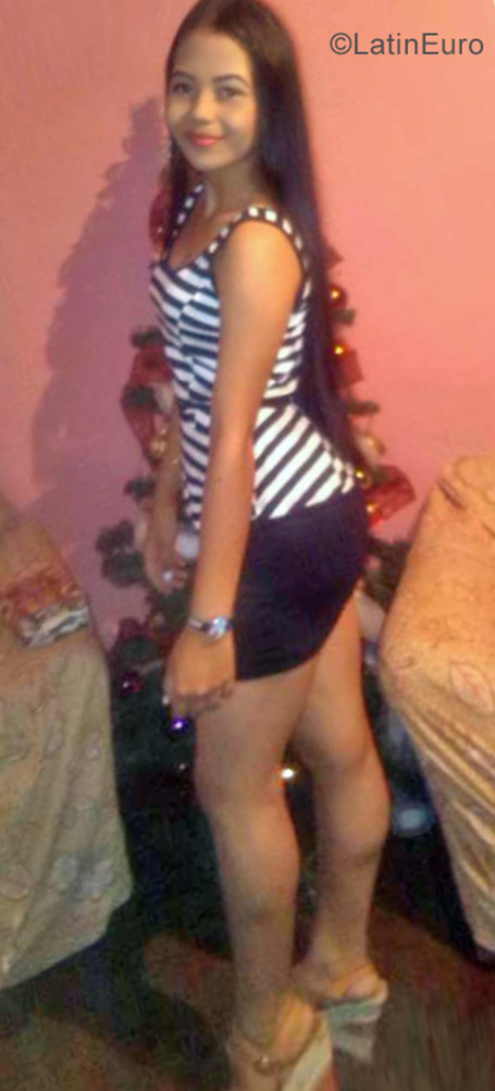 Date this young Venezuela girl Lucia from California VE1343