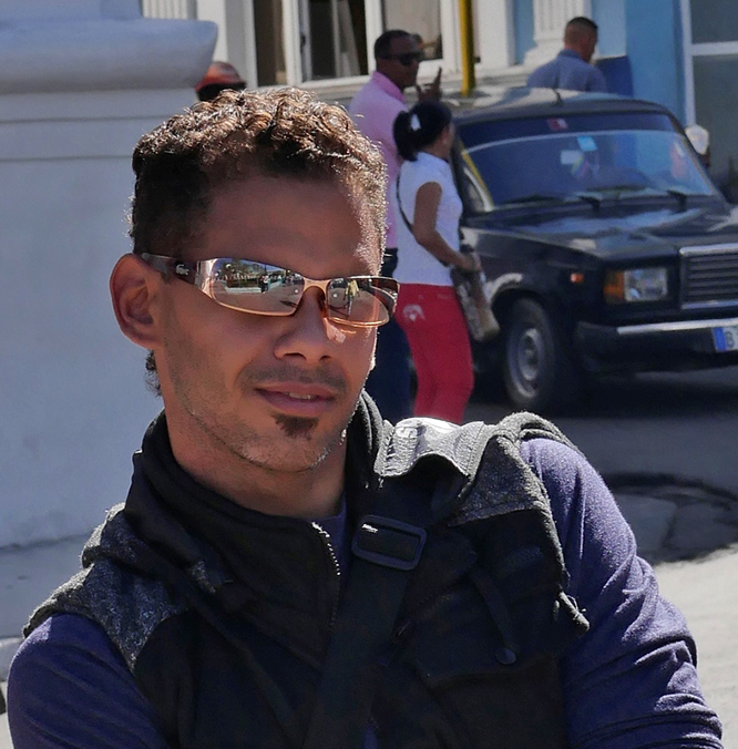 Date this foxy Cuba man Randy from Guantanamo CU241