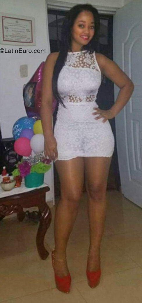 Date this delightful Dominican Republic girl Elizabeth from Bonao DO31643