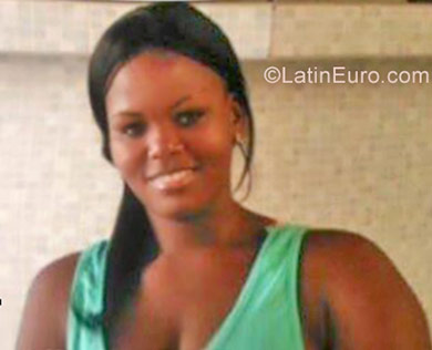 Date this attractive Cuba girl Lisi from Guantanamo CU248