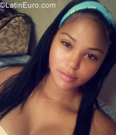 Date this sensual Dominican Republic girl Jenifer from Santo Domingo DO31698