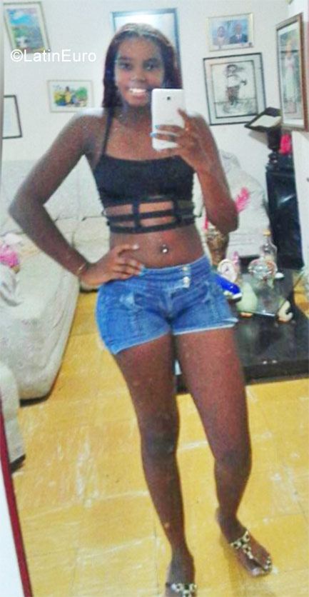 Date this georgeous Colombia girl Marcela from Cali CO23436