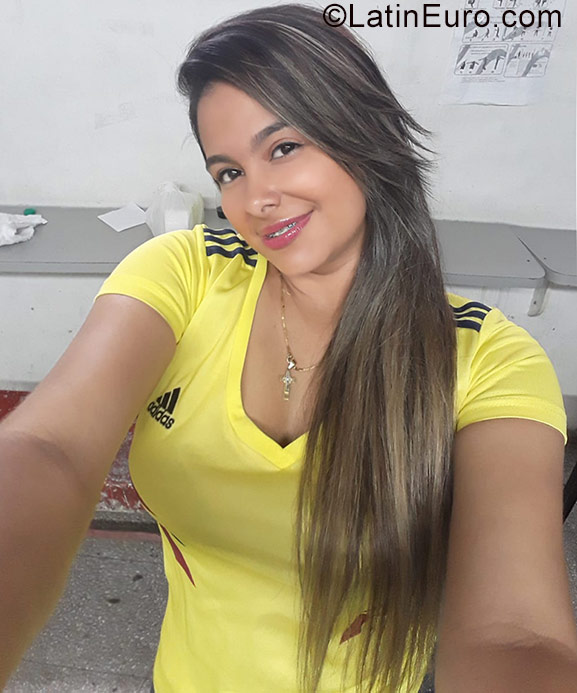 Date this passionate Colombia girl Jhohanna from Cali CO23460