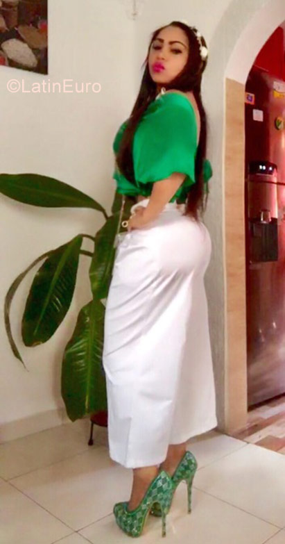 Date this tall Colombia girl Barbara from Cali CO23477