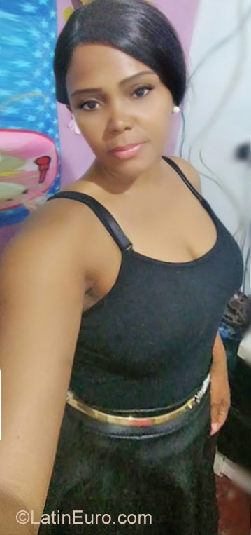 Date this beautiful Brazil girl Elaine da Luz B from Sao Paulo BR10474