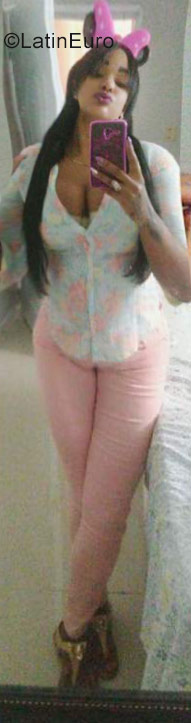 Date this voluptuous Dominican Republic girl Estefani from Santo Domingo DO31797