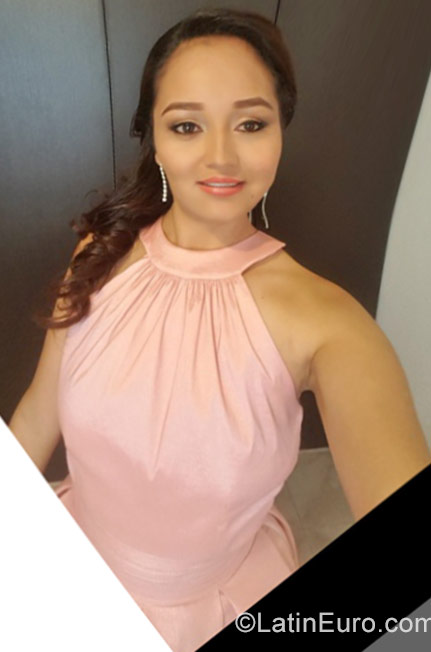 Date this athletic Colombia girl Julieth from Cali CO24955