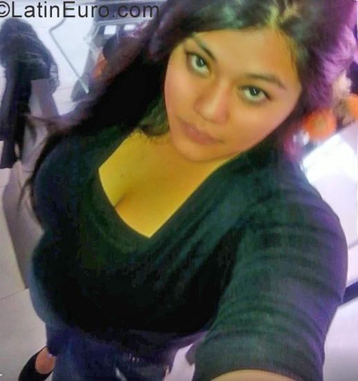 Date this fun Colombia girl Maria from Bogota CO23508