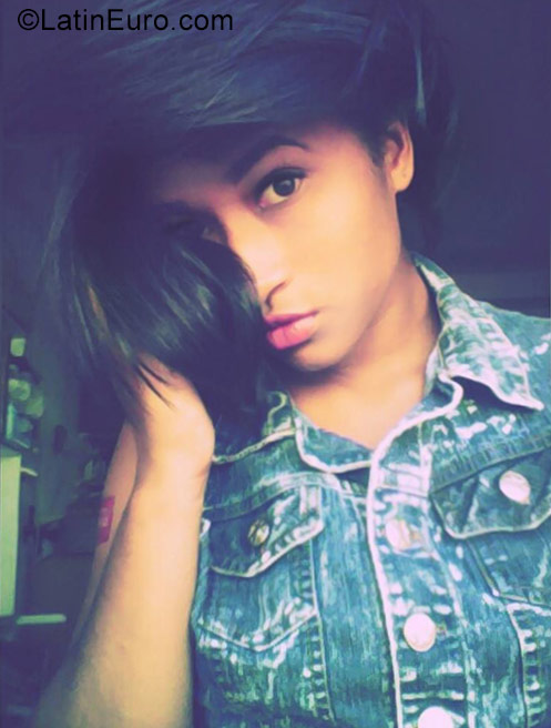 Date this athletic Venezuela girl Yelimar from Puerto La Cruz VE1409