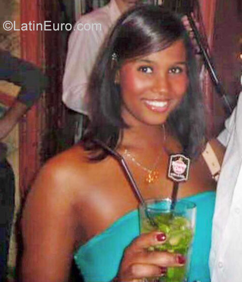 Date this funny Dominican Republic girl Danyeli from Santo domingo DO31825