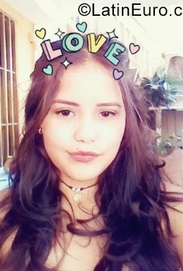 Date this pretty Venezuela girl Endry from Barcelona VE1438