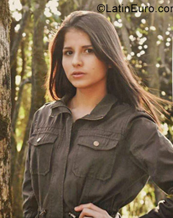 Date this sensual Costa Rica girl Yari from Fortuna CR353