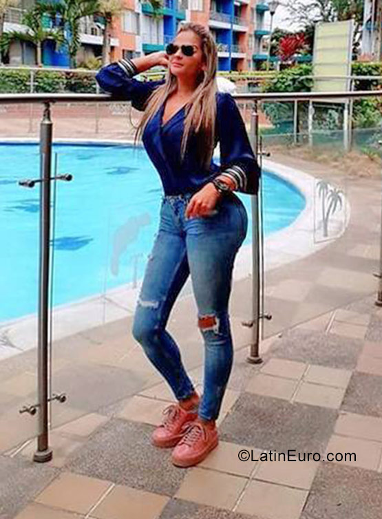 Date this young Colombia girl Camilita from Bogota CO23591