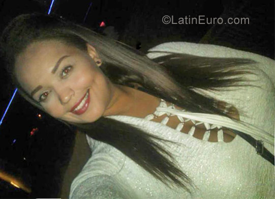 Date this funny Venezuela girl Geraldine from Caracas VE1467