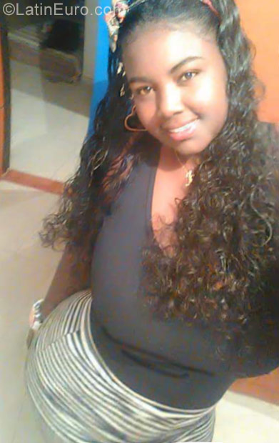 Date this passionate Colombia girl Yenny from Cali CO23622