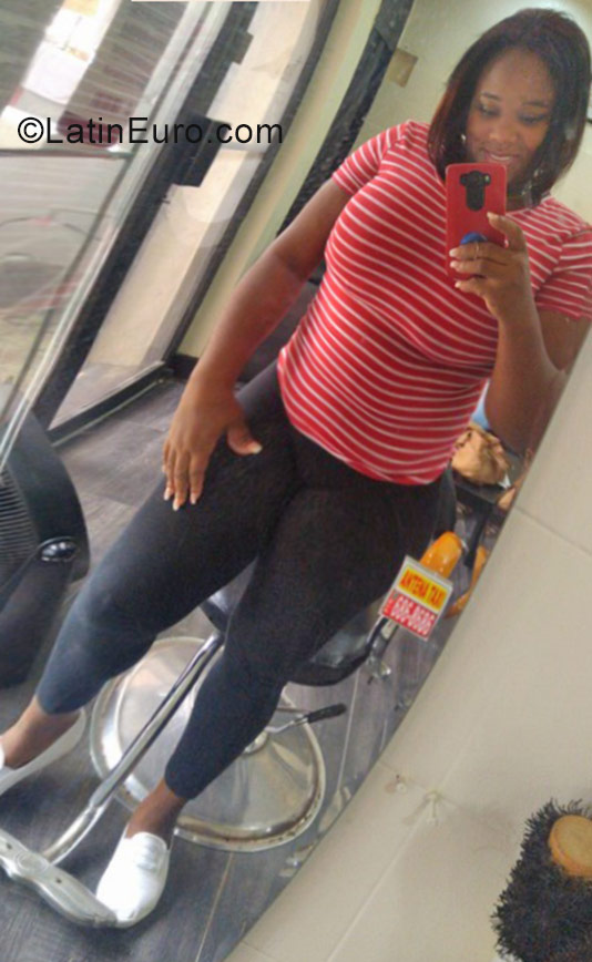 Date this athletic Dominican Republic girl Milagros from Santo Domingo DO32023