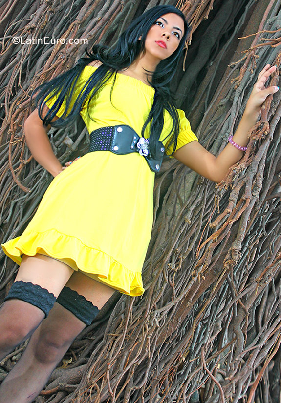 Date this funny Colombia girl Vanessa from Cali CO23646