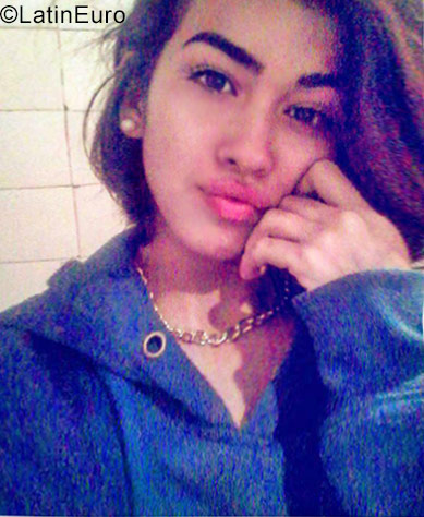 Date this delightful Venezuela girl Adriana from Caracas VE1483