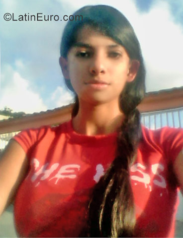 Date this happy Venezuela girl Yelitza from Trujillo VE1487