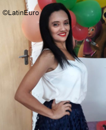 Date this pretty Brazil girl Claudia from Sao Paulo BR10517