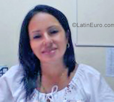 Date this gorgeous Cuba girl Anita from Havana CU276