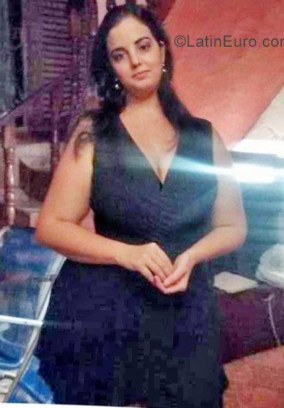 Date this gorgeous Cuba girl Leist from Havana CU278