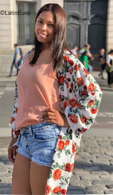 Date this cute Colombia girl Sandrith from medellin CO25910