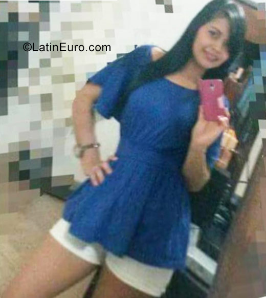 Date this funny Colombia girl Lau from Monteria CO23707