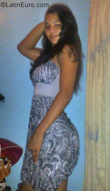 Date this young Venezuela girl Yuli from Puerto Cabello VE1525