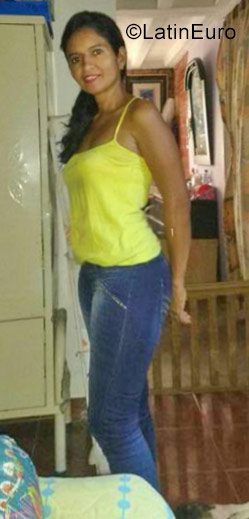 Date this young Colombia girl Maria from Cali CO23716