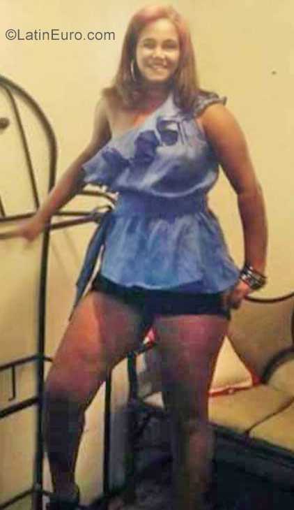 Date this hard body Dominican Republic girl Briney from Santiago DO32140