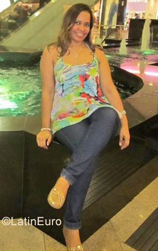 Date this delightful Colombia girl Kenny from Barranquilla CO23740