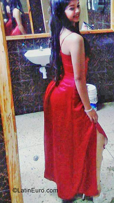 Date this pretty Venezuela girl Mariangel from Valera VE1548