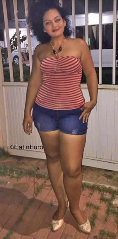 Date this funny Colombia girl Nicoleth from Cartagena De Indias CO23781