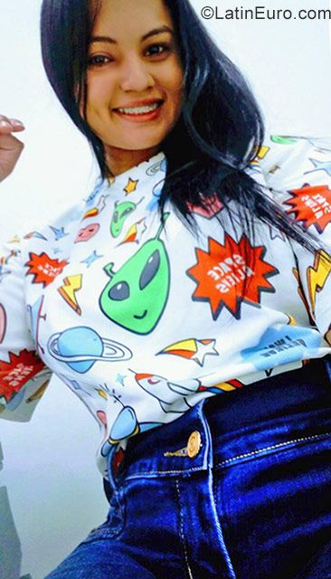 Date this georgeous Colombia girl Yulieth from Cordoba CO23783