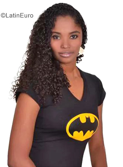 Date this fun Colombia girl INDIRA from Cartagena CO23788