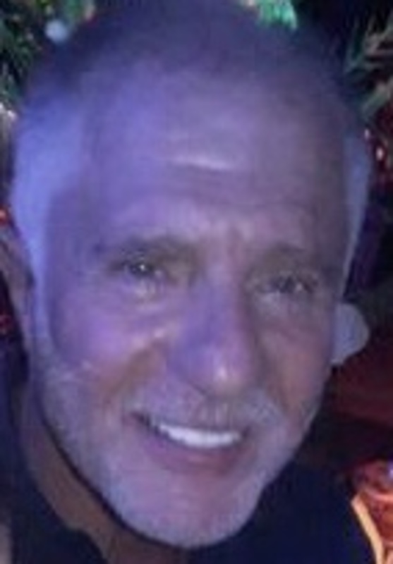 Date this stunning United States man Lacatt from Naples US19257
